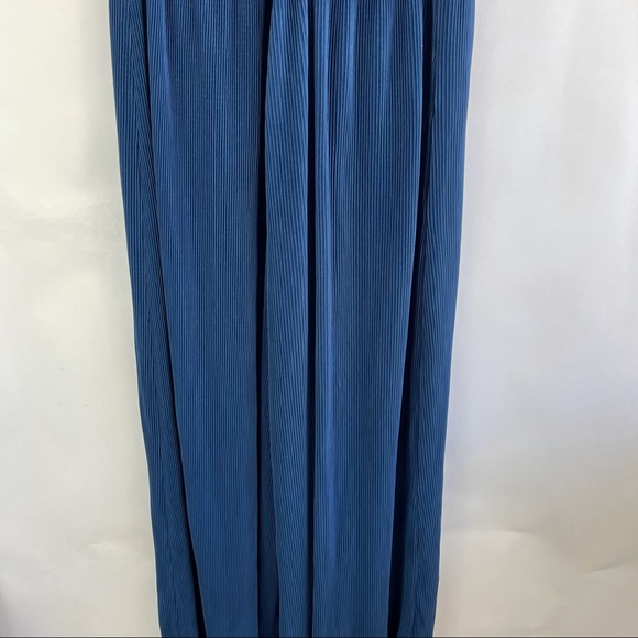 ASTR And The Label Pleated Cutout Jumpsuit Large - Picture 8 of 9